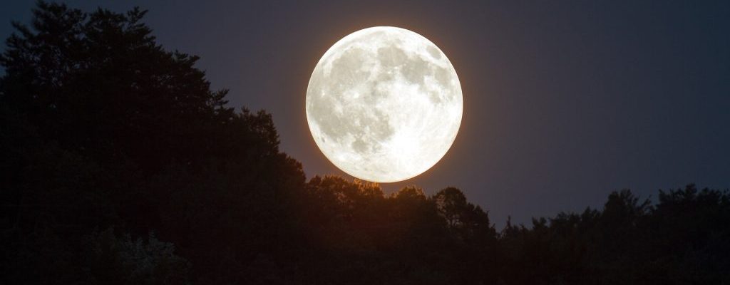 The Moon In Greek Mythology